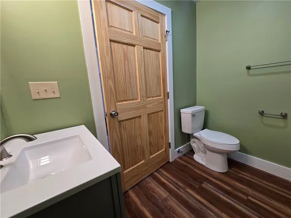 $1,000 | 27 East Main Street, Unit 206, Waterloo, NY 13165