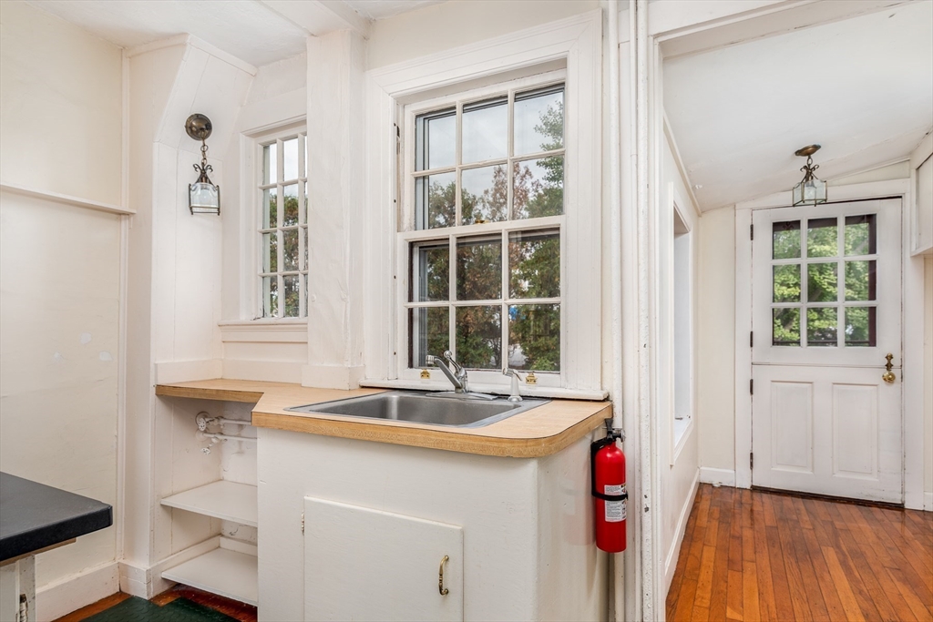 20 Darling Street, Unit NONE Marblehead, MA 01945 - Photo 8 of 23