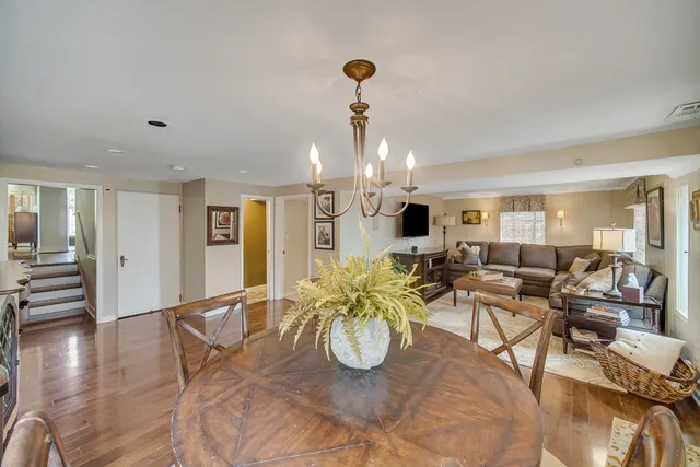 $775,000 | 9305 South Hoyne Avenue, Chicago, IL 60643