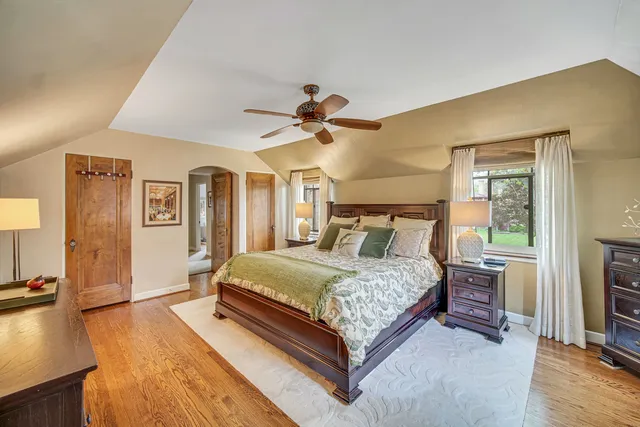 $775,000 | 9305 South Hoyne Avenue, Chicago, IL 60643