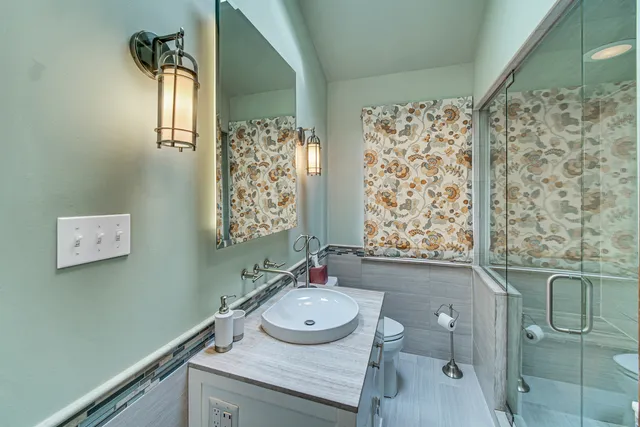 $775,000 | 9305 South Hoyne Avenue, Chicago, IL 60643