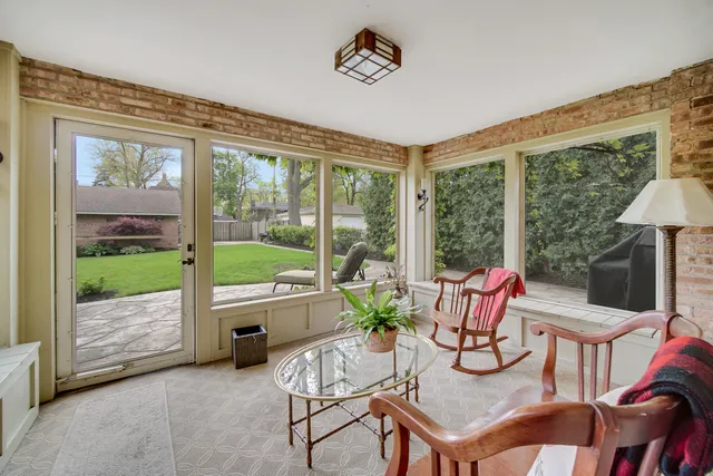 $775,000 | 9305 South Hoyne Avenue, Chicago, IL 60643