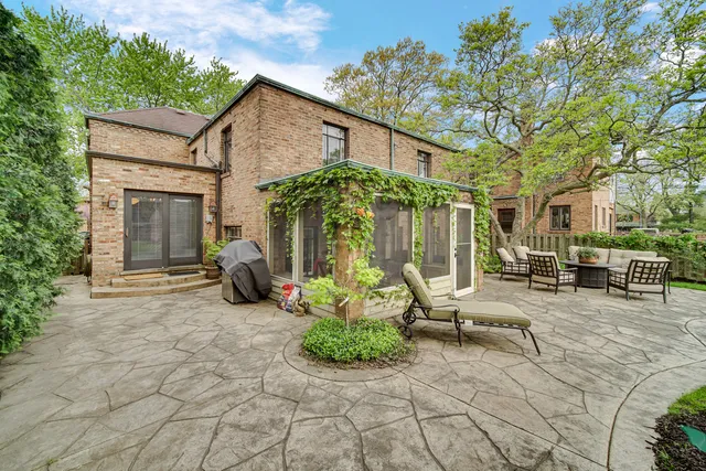 $775,000 | 9305 South Hoyne Avenue, Chicago, IL 60643