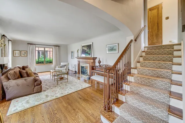 $775,000 | 9305 South Hoyne Avenue, Chicago, IL 60643