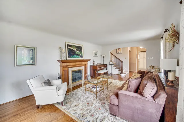 $775,000 | 9305 South Hoyne Avenue, Chicago, IL 60643