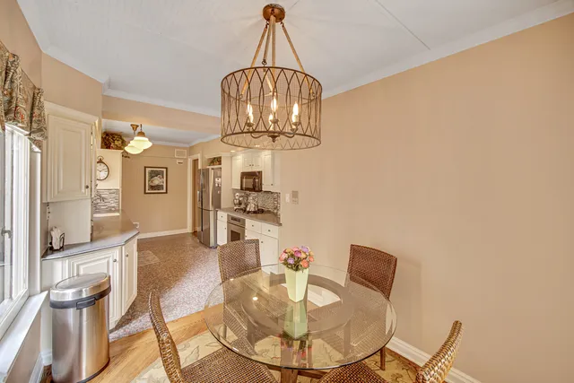 $775,000 | 9305 South Hoyne Avenue, Chicago, IL 60643