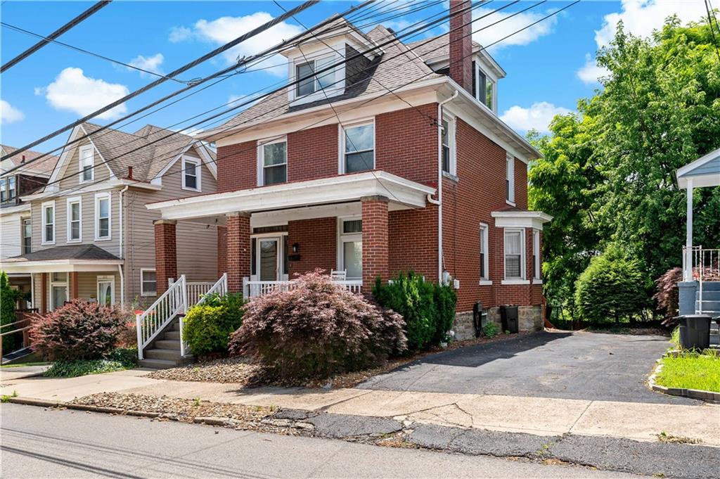 628 Library Avenue Carnegie, PA 15106 - Photo 2 of 37