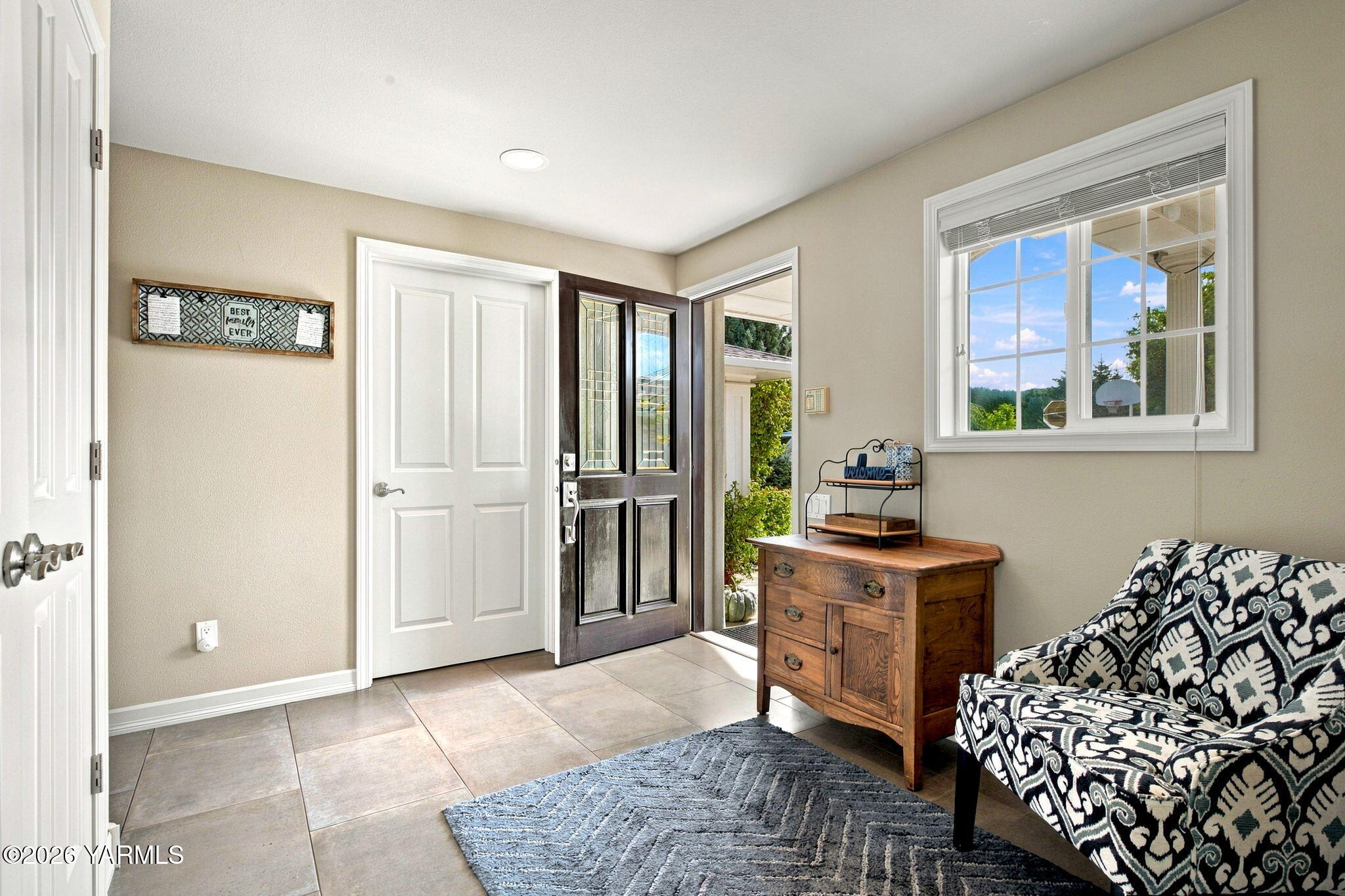 2000 Konnowac Pass Road Moxee, WA 98936 - Photo 14 of 35 Foyer
