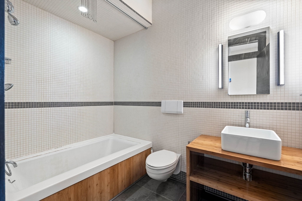 27 Fayette Street, Unit 302 Beverly, MA 01915 - Photo 15 of 24