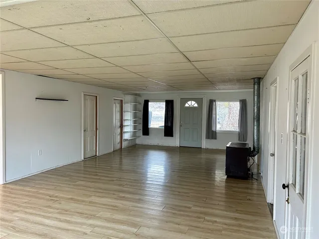 a view of livingroom with hardwood floor