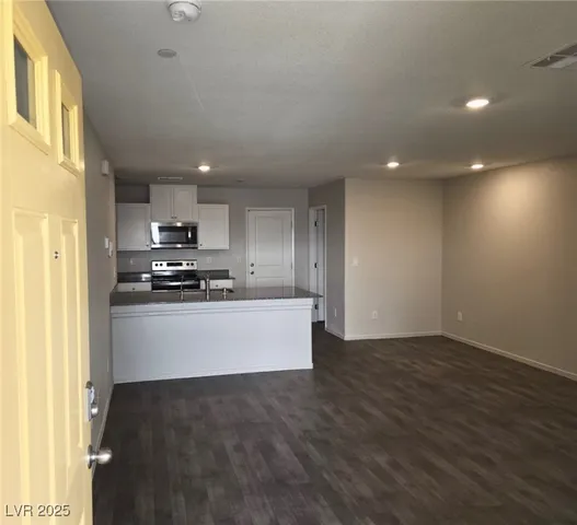 $1,950 | 1130 Scarlet Sparrow Street, Henderson, NV 89011