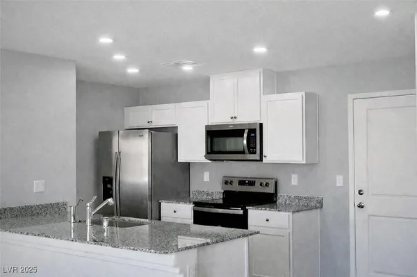 $1,850 | 1130 Scarlet Sparrow Street, Henderson, NV 89011