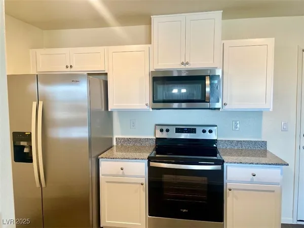 $1,850 | 1130 Scarlet Sparrow Street, Henderson, NV 89011