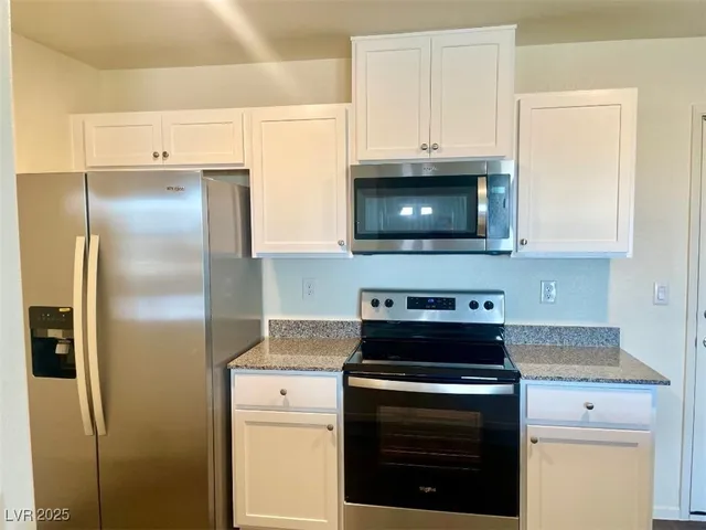 $1,950 | 1130 Scarlet Sparrow Street, Henderson, NV 89011