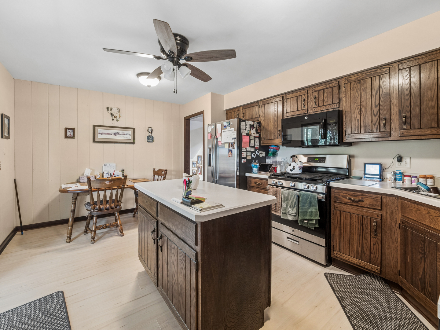 46W989 Kelley Road Hampshire, IL 60140 - Photo 12 of 40 Gallery Image 12