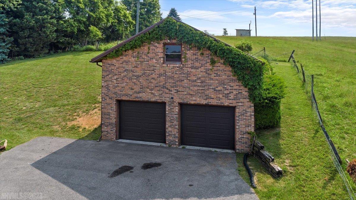 4498 Shelburne Road Radford, VA 24141 - Photo 43 of 61 Gallery Image 43