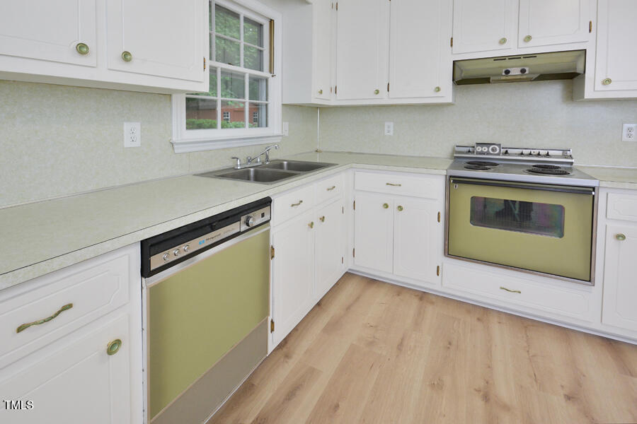 5825 Scalybark Road Durham, NC 27712 - Photo 14 of 44 Closeup Kit 3
