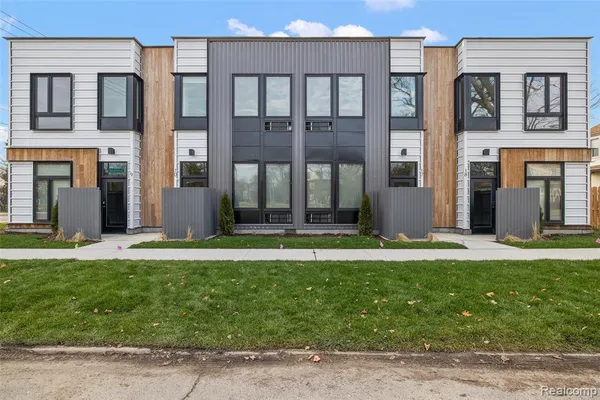 $1,180 | 7631 East Lafayette Street, Unit 16, Detroit, MI 48214