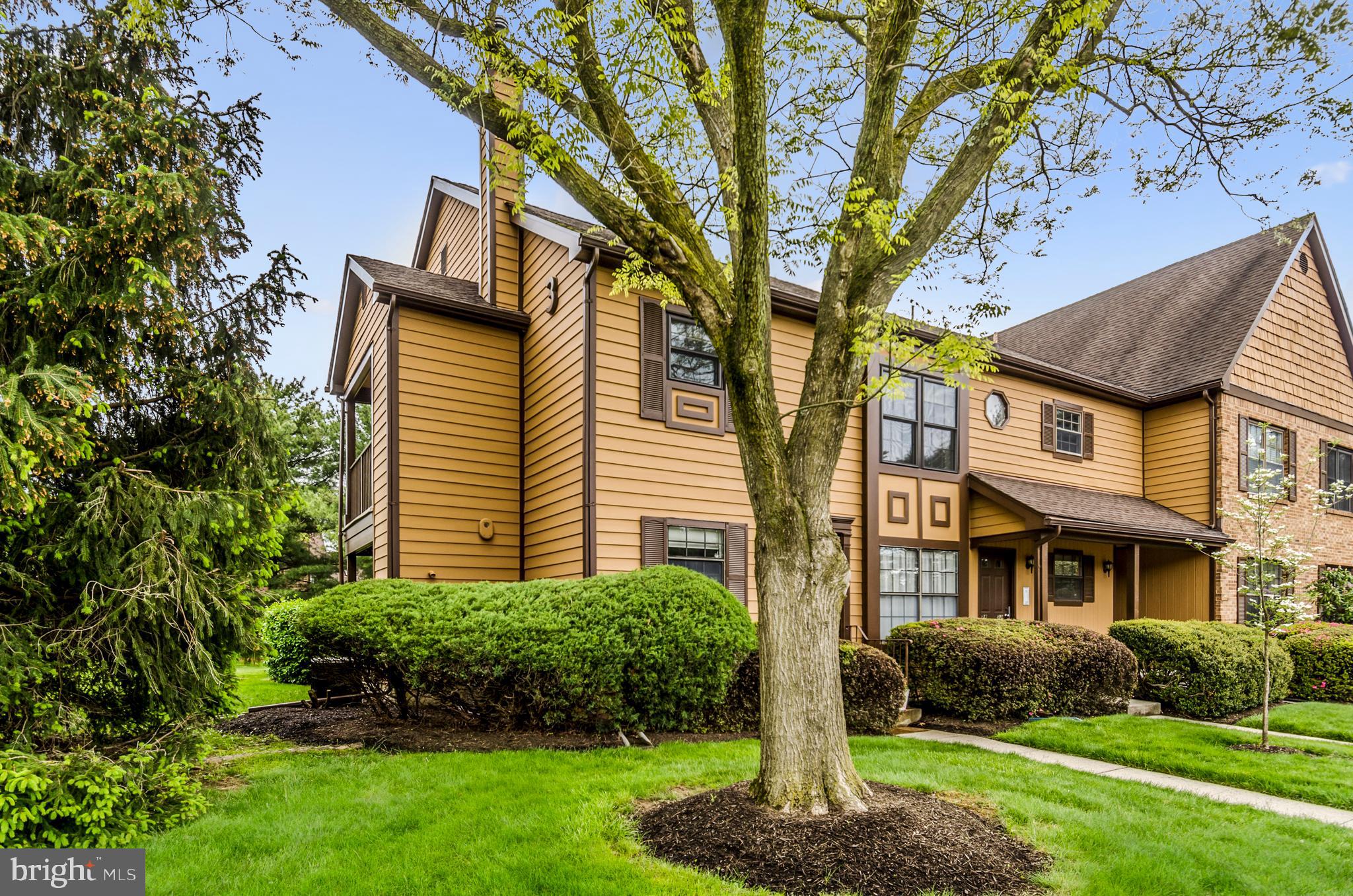 28 Adele Court Lawrence Township, NJ 08648 - Photo 2 of 23