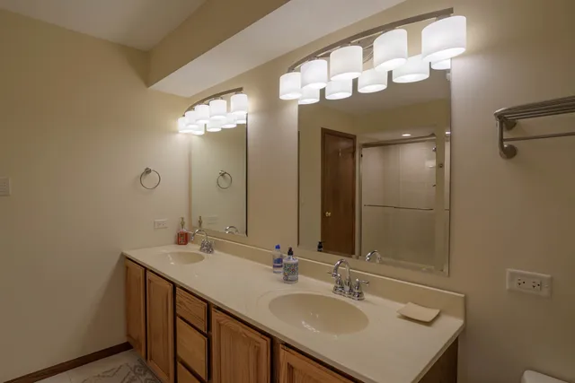 $560,000 | 1995 Salem Road, Elgin, IL 60123