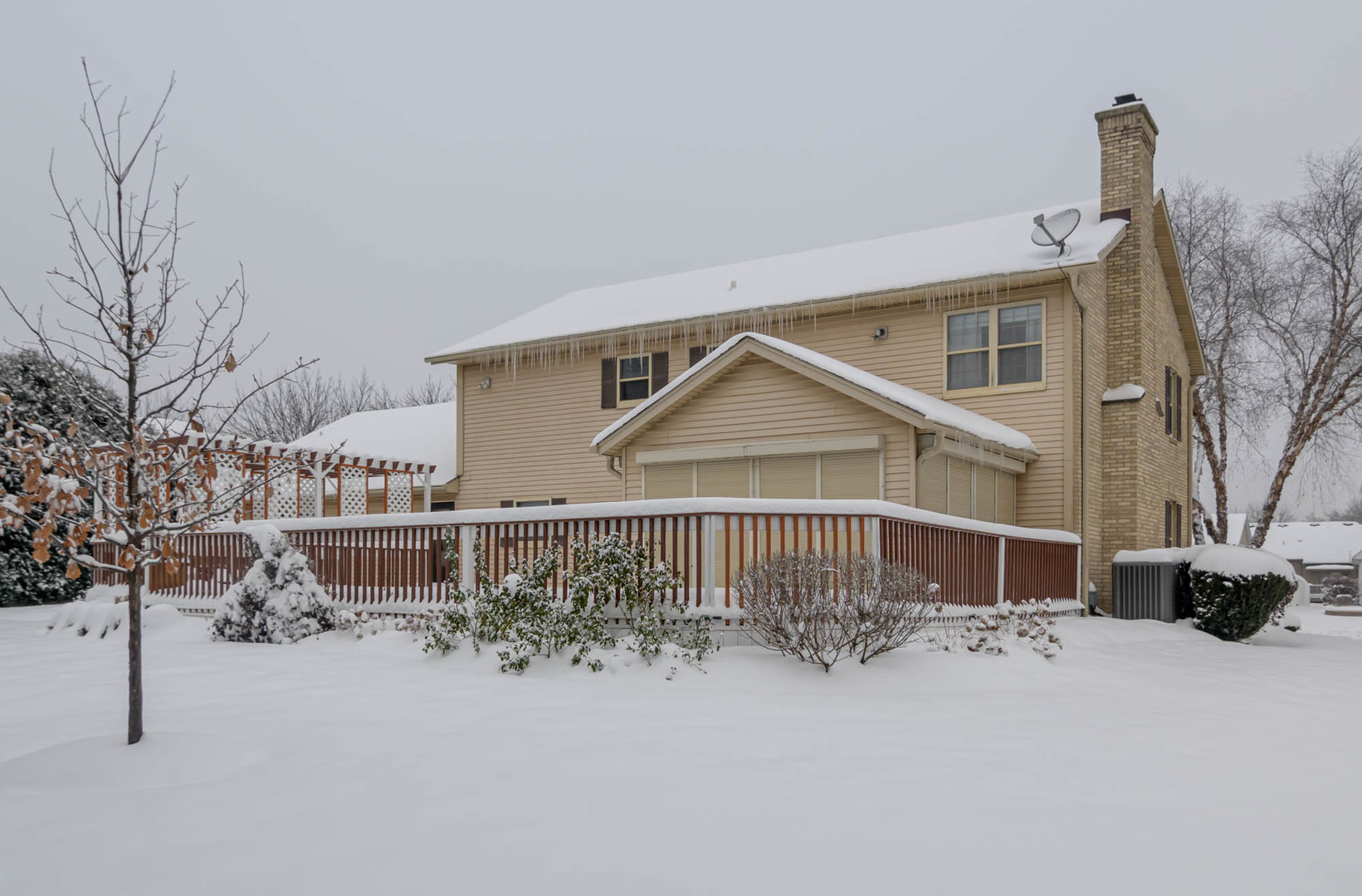 1995 Salem Road Elgin, IL 60123 - Photo 28 of 29 a front view of a house with a yard