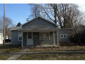 1117 Monroe Street Rochester, IN 46975 - Photo 1 of 8