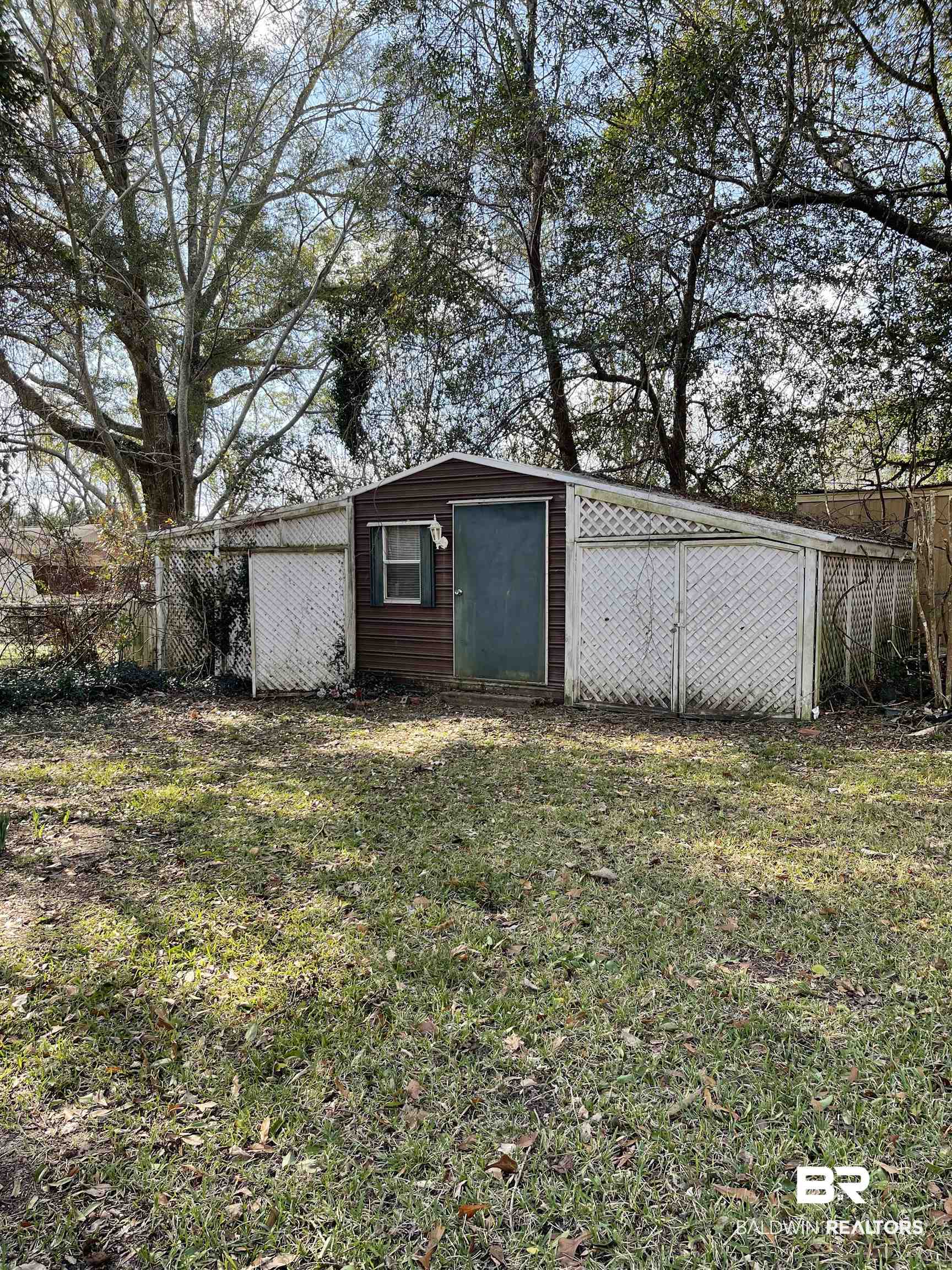 28 Confederate Circle Monroeville, AL 36460 - Photo 8 of 25 Storage sheds
