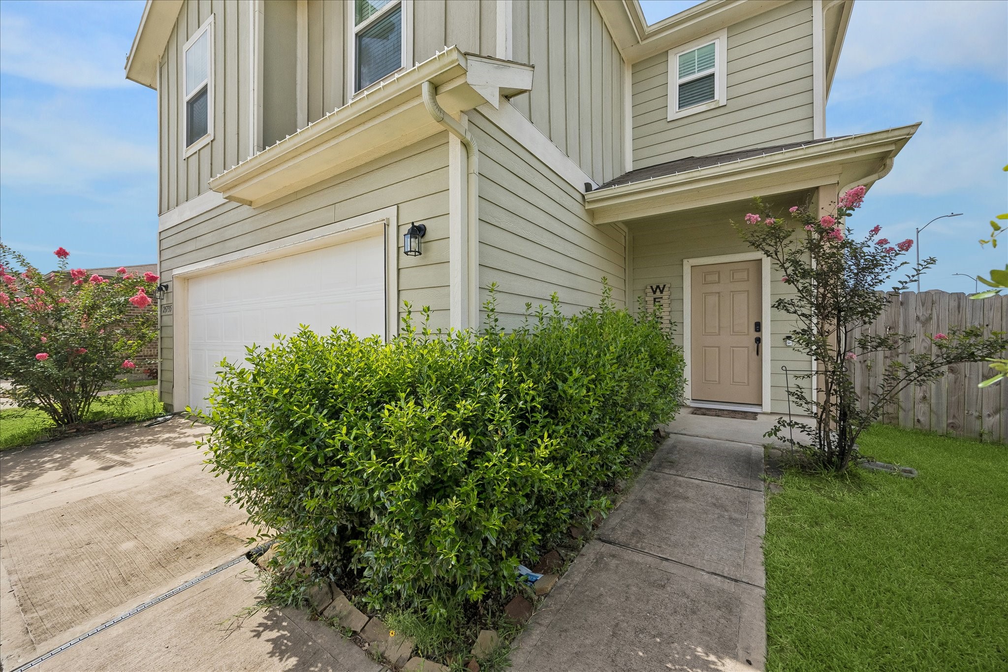 25735 Royal Catchfly Road Katy, TX 77493 - Photo 3 of 33 Gallery Image 3