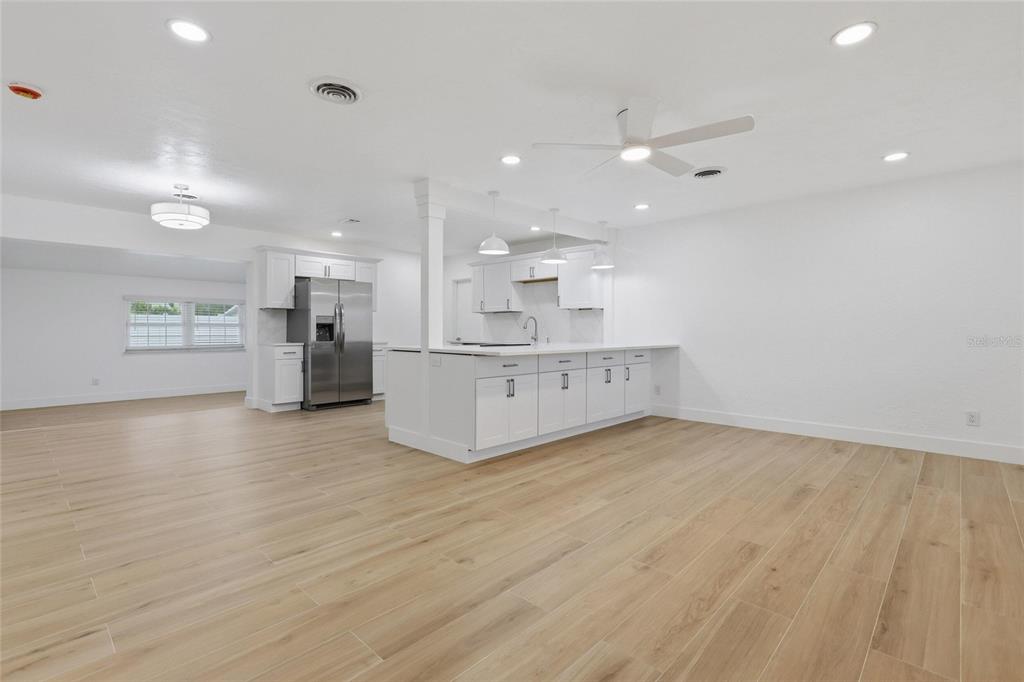 305 Glen Oak Road Venice, FL 34293 - Photo 3 of 25