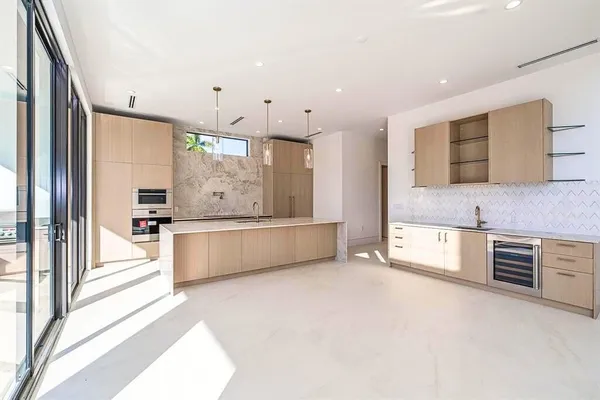 $6,495,000 | 2612 Northeast 4th Street, Pompano Beach, FL 33062