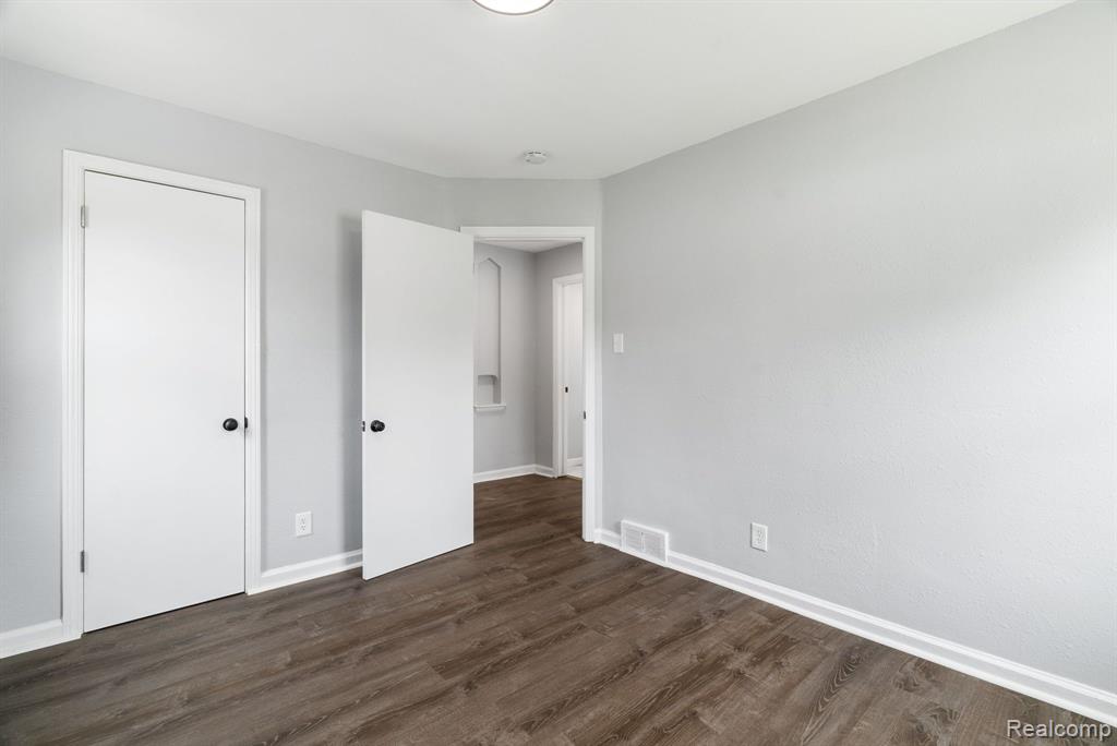 10707 Balfour Road Detroit, MI 48224 - Photo 17 of 36