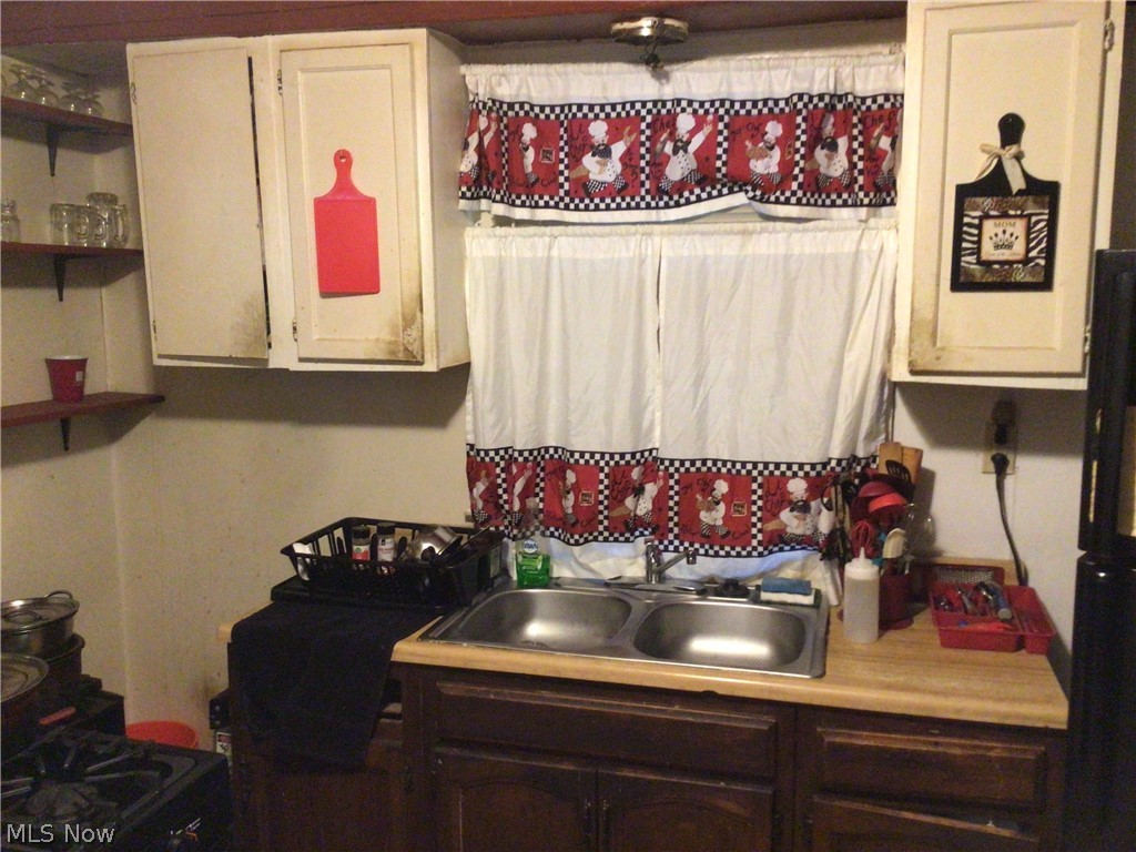 970 Wheelock Road Cleveland, OH 44103 - Photo 5 of 13