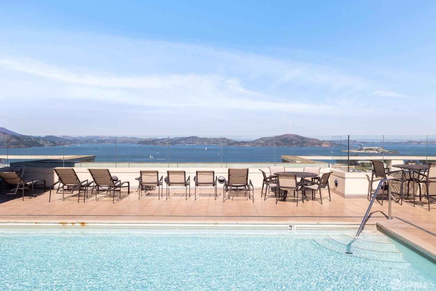 2200 Pacific Avenue, Unit 8E San Francisco, CA 94115 - Photo 21 of 36 an outdoor view with patio