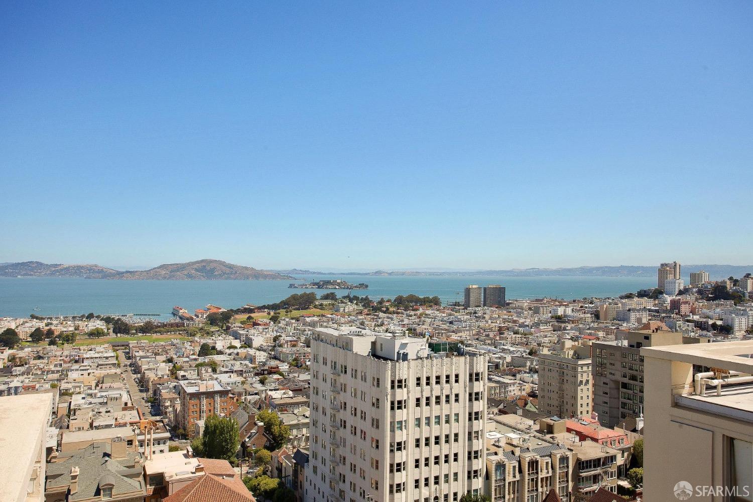 2200 Pacific Avenue, Unit 8E San Francisco, CA 94115 - Photo 28 of 36 a view of city with ocean