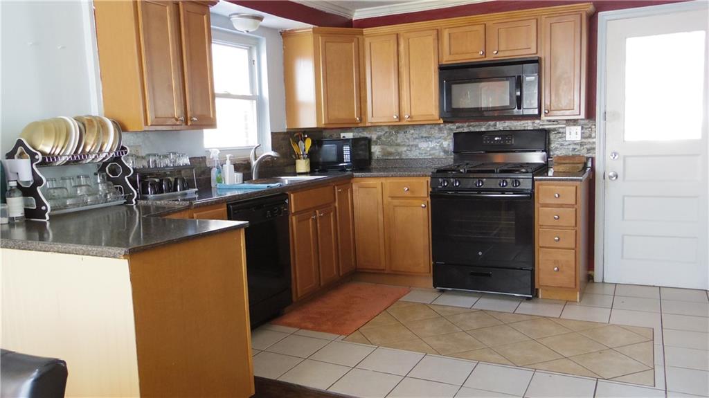 1544 Bevan Road Pittsburgh, PA 15227 - Photo 12 of 25 Gallery Image 12