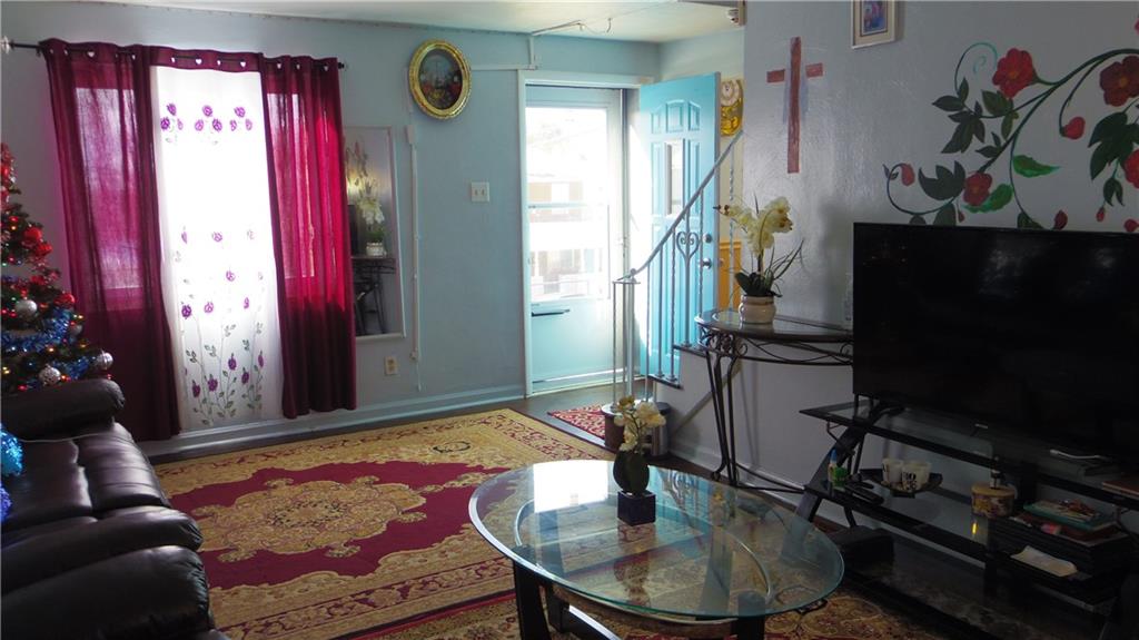 1544 Bevan Road Pittsburgh, PA 15227 - Photo 8 of 25 Gallery Image 8