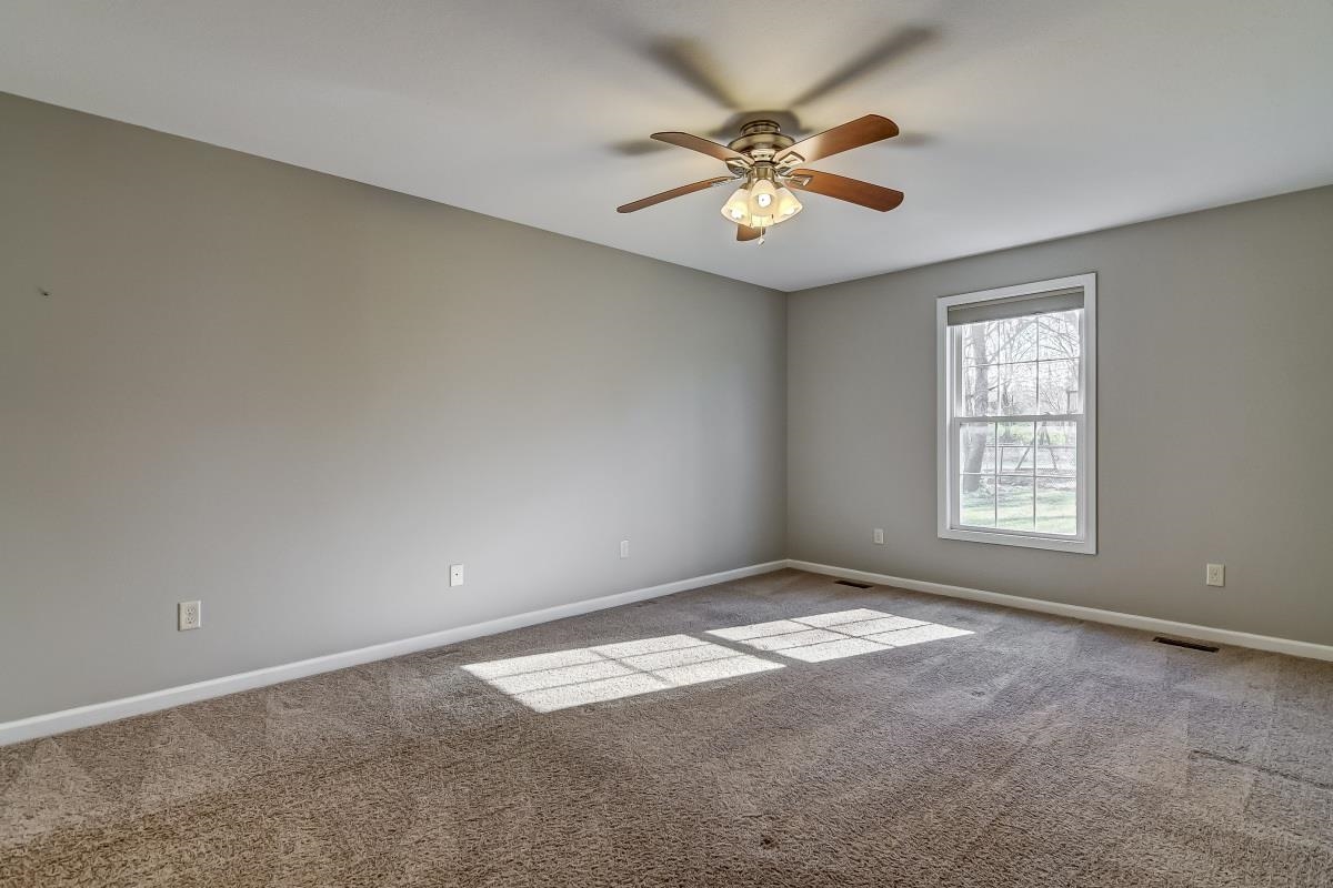 1072 Ravina Drive Chatham, IL 62629 - Photo 12 of 27 Gallery Image 12
