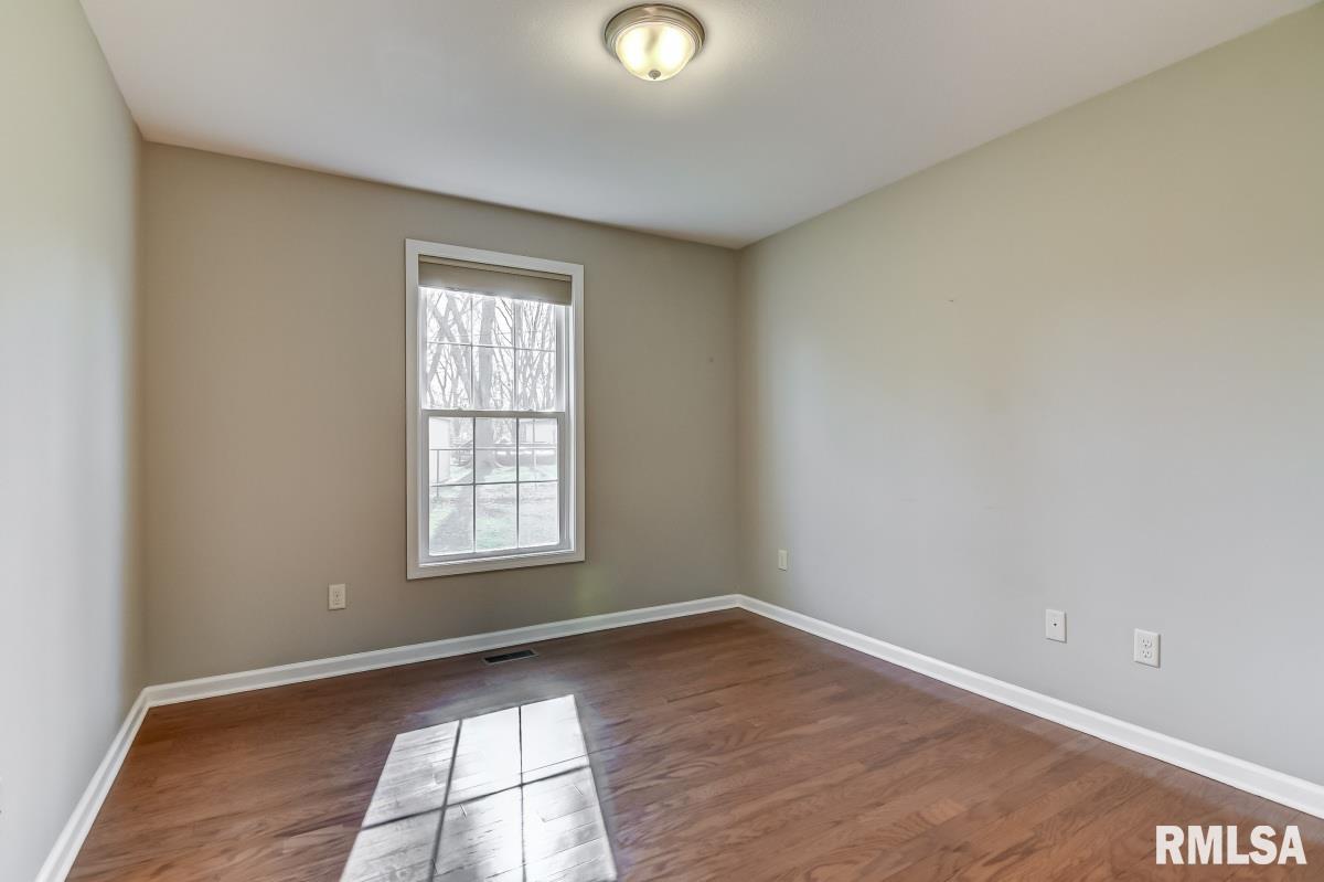 1072 Ravina Drive Chatham, IL 62629 - Photo 17 of 27 Gallery Image 17