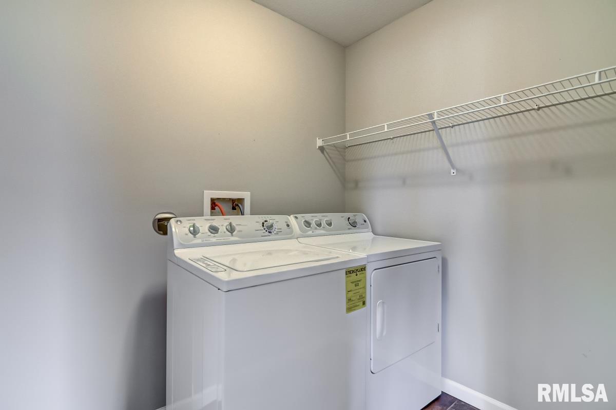 1072 Ravina Drive Chatham, IL 62629 - Photo 19 of 27 Gallery Image 19
