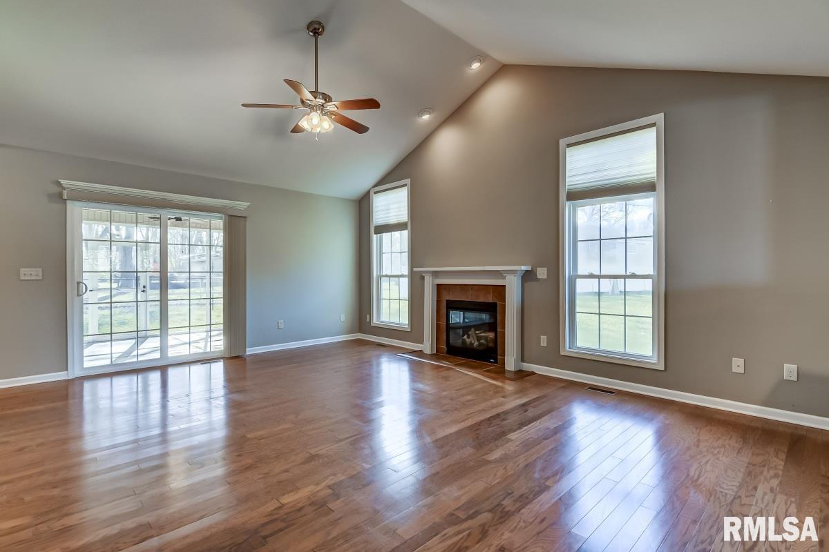 1072 Ravina Drive Chatham, IL 62629 - Photo 8 of 27 Gallery Image 8