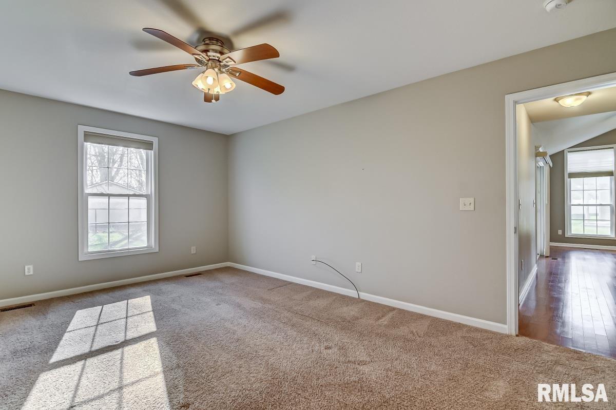 1072 Ravina Drive Chatham, IL 62629 - Photo 10 of 27 Gallery Image 10
