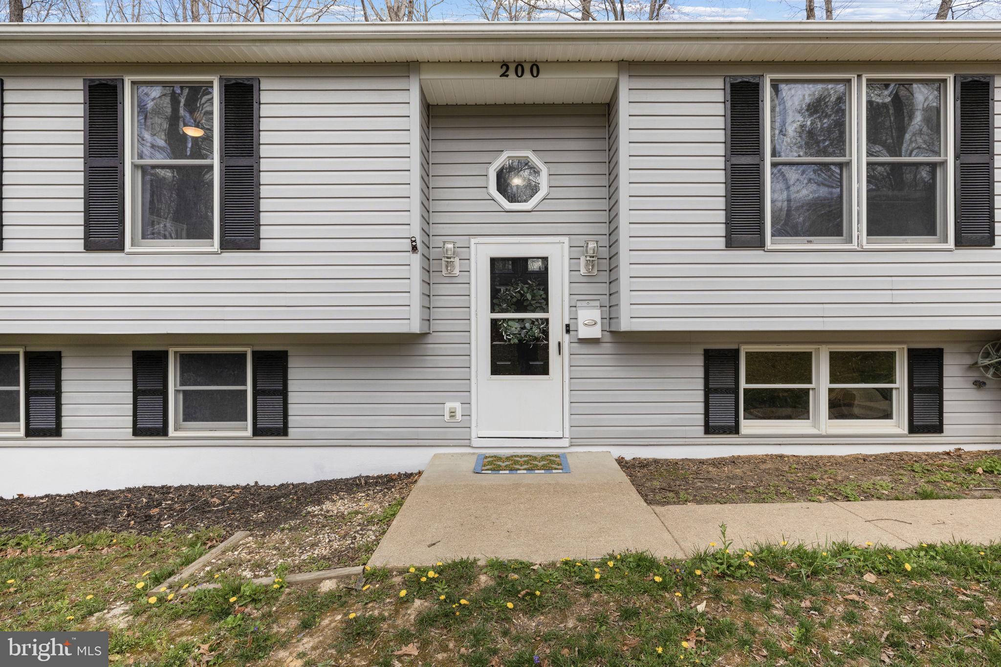 200 Wilderness Lane Locust Grove, VA 22508 - Photo 30 of 67 Charming split-level home entrance.