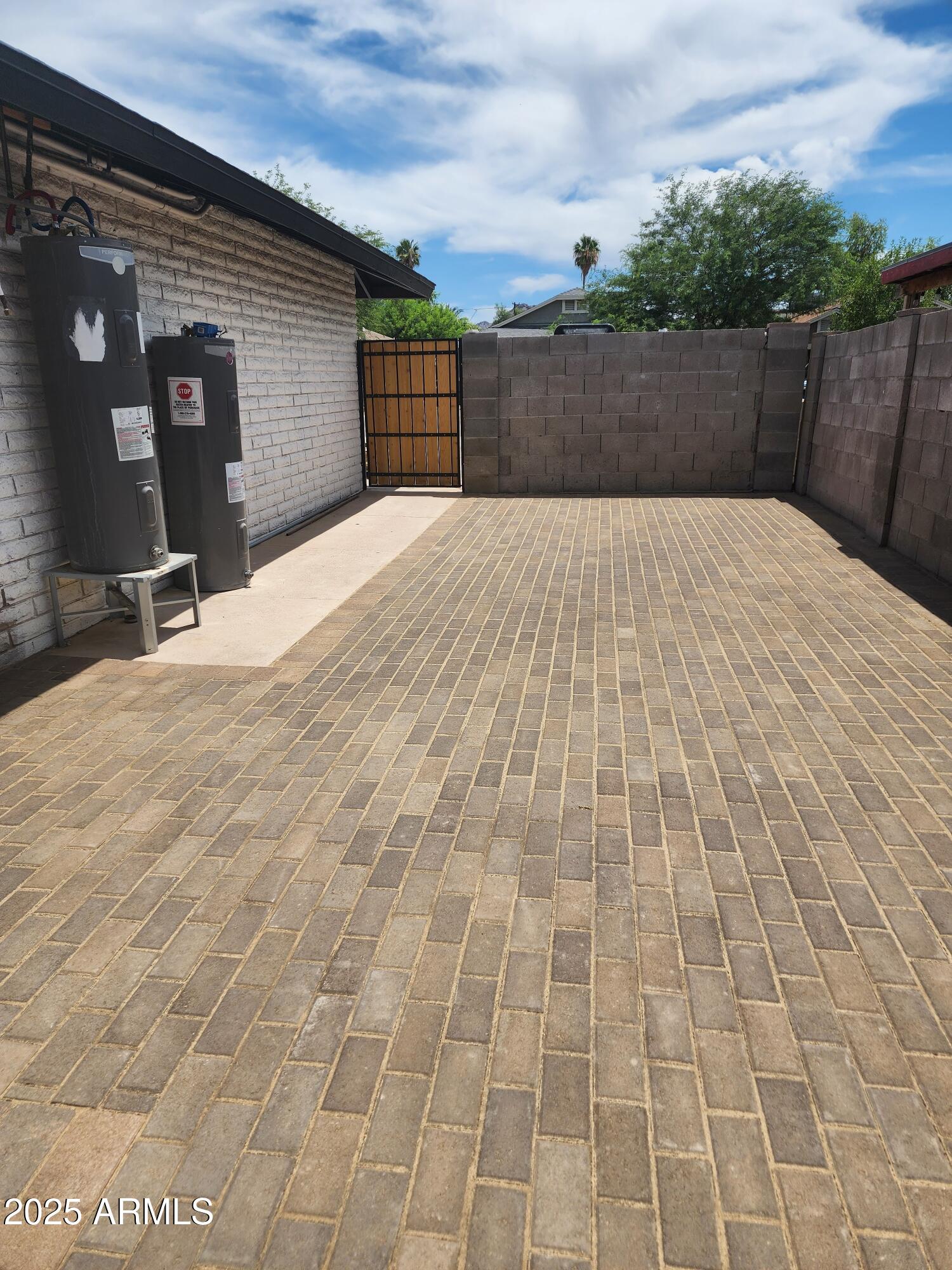 8838 North 2nd Way Phoenix, AZ 85020 - Photo 15 of 16 a view of a terrace