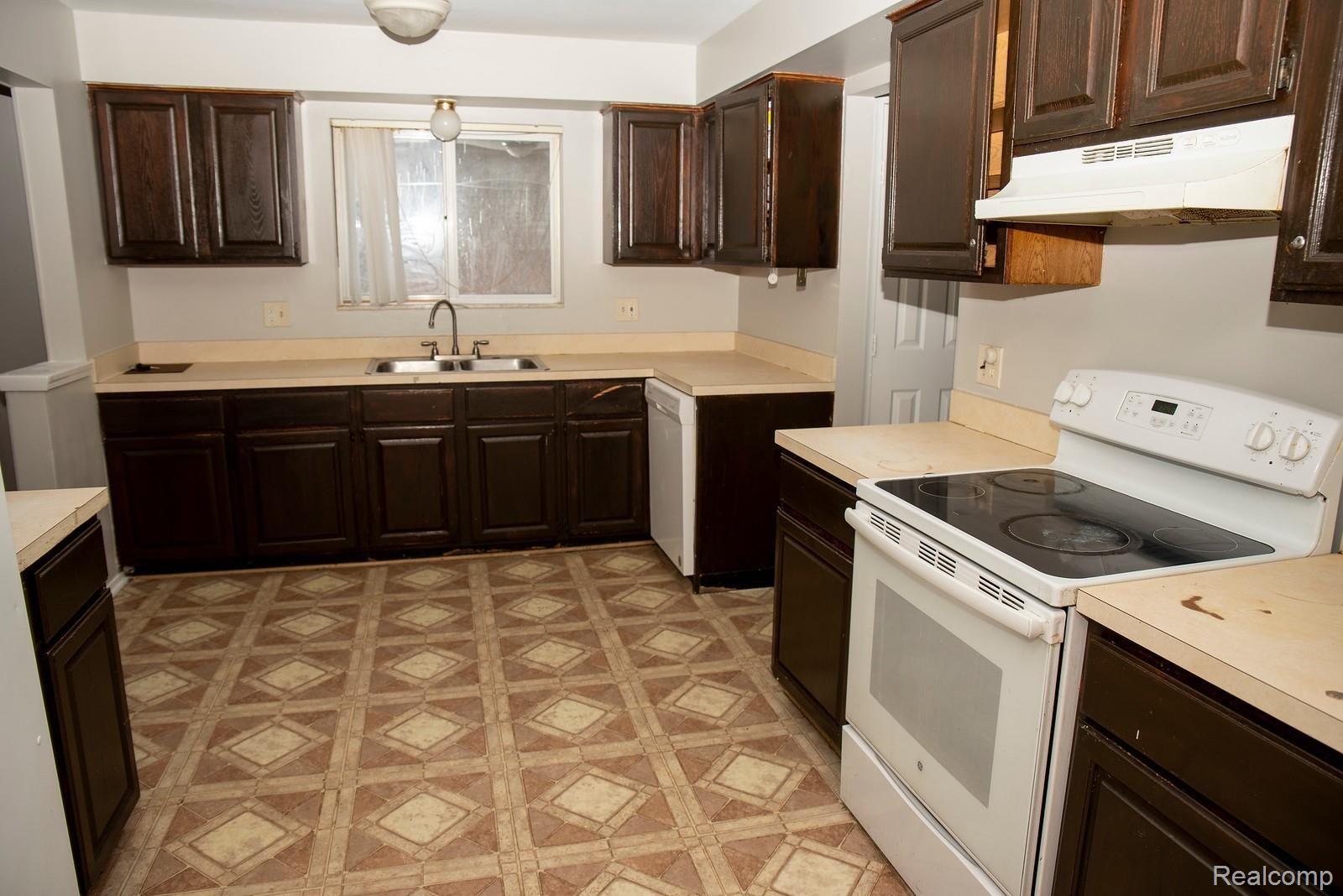 3800 Canton Ctr Road Canton, MI 48188 - Photo 10 of 41 8.jpg
