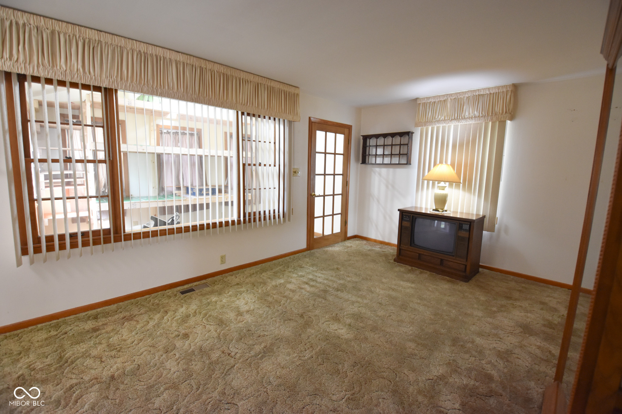 9113 Hibben Avenue Indianapolis, IN 46229 - Photo 4 of 28