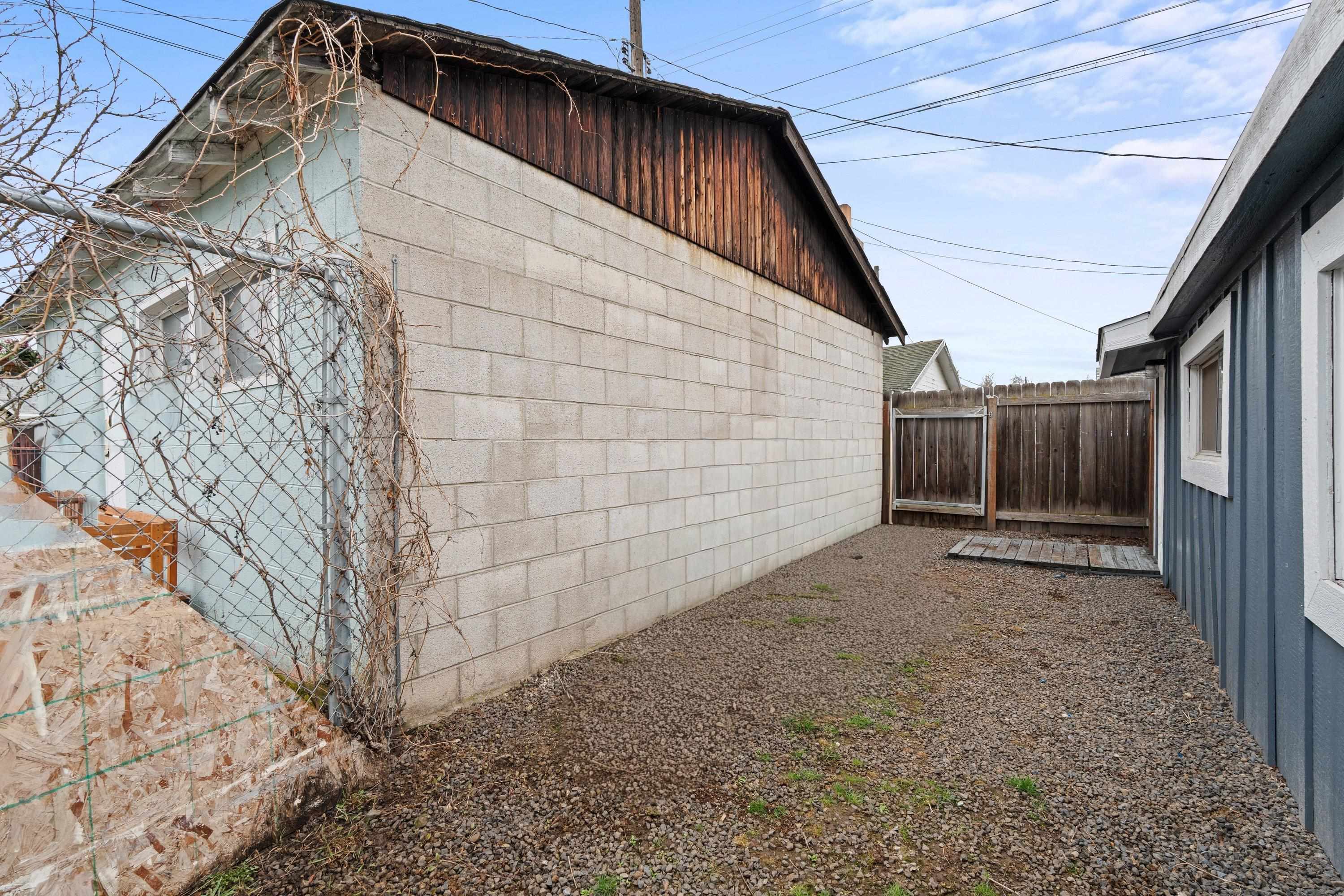 2009 West Mansfield Avenue Spokane, WA 99205 - Photo 20 of 21