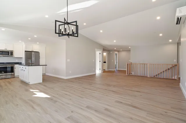 $669,000 | 17 Johnson Farm Road, Buxton, ME 04093