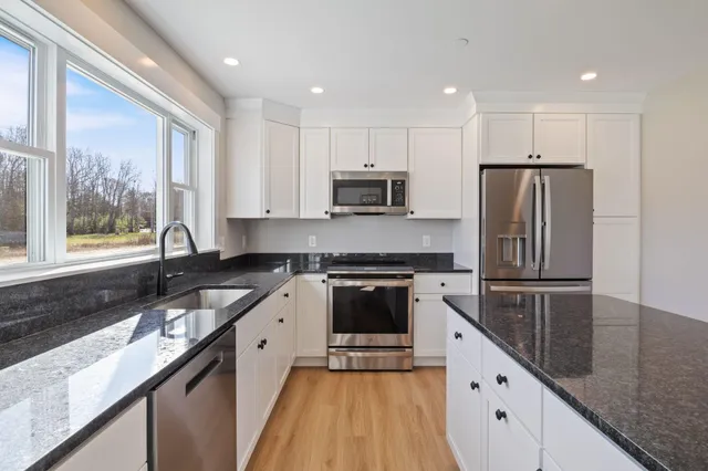 $669,000 | 17 Johnson Farm Road, Buxton, ME 04093