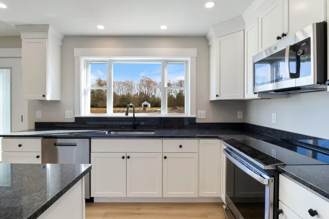 $669,000 | 17 Johnson Farm Road, Buxton, ME 04093