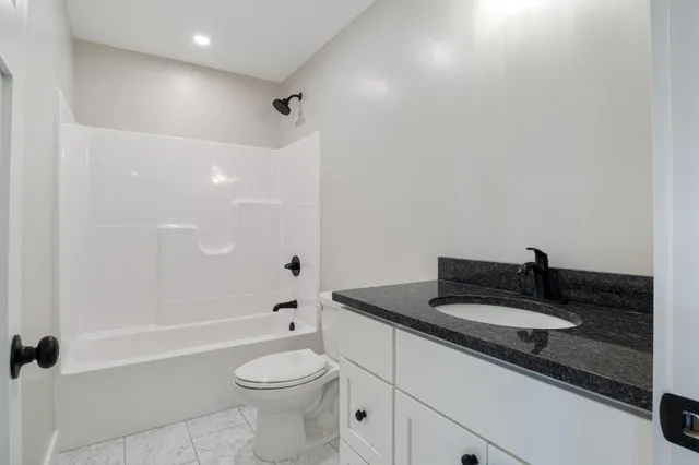 $669,000 | 17 Johnson Farm Road, Buxton, ME 04093